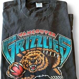 Vintage 1994 Salem Sportswear Vancouver Grizzlies NBA T-Shirt XL